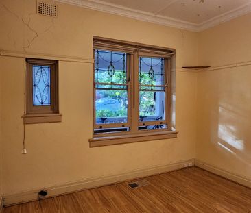 Flemington - Photo 3