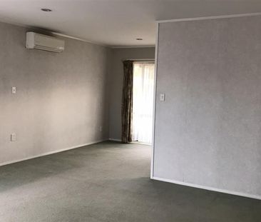 PAPAKURA, 3 BEDROOMS - Photo 2