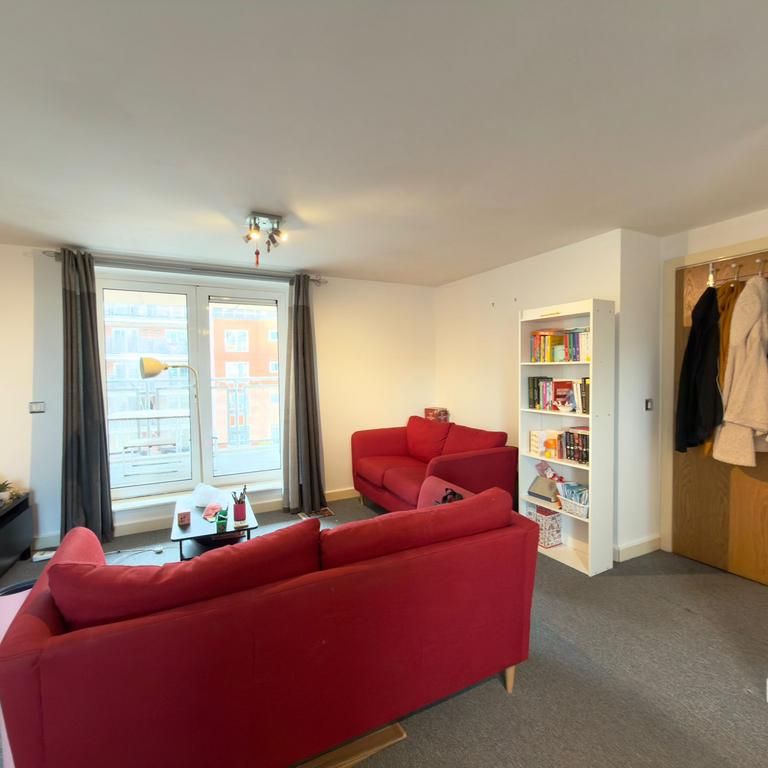 1 bedroom in a house share to rent - Photo 1