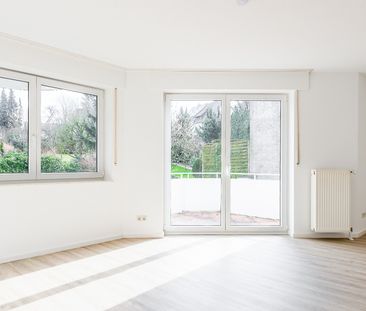 Schick renovierte Erdgeschosswohnung mit Garten in toller Lage der ... - Photo 2