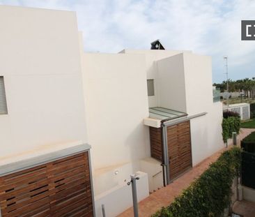 3 room luxury Flat for rent in Torrevieja, Valencia - Photo 6