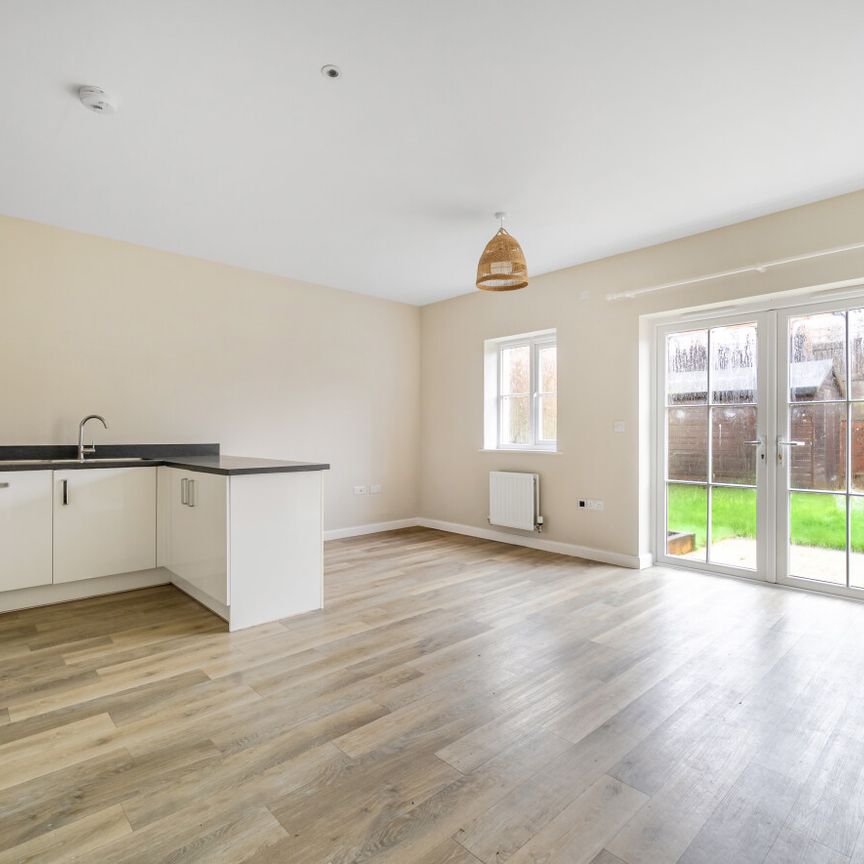 4 bedroom terraced house to rent - Photo 1