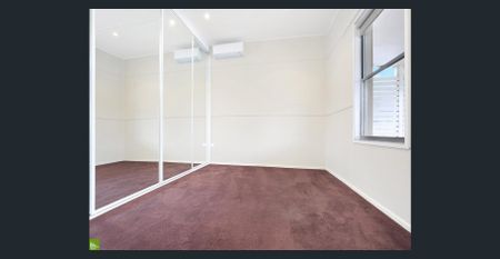 CUTE AS A BUTTON - Photo 5