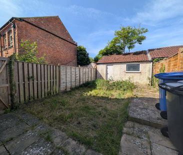 2 bedroom terraced house to rent - Photo 3