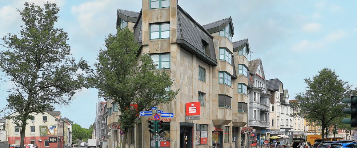 Dachgeschosswohnung mit Aussicht im Zentrum von Essen-Kray! - Photo 1