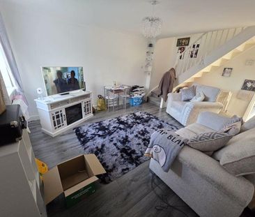 2 bedroom semi-detached house to rent - Photo 6