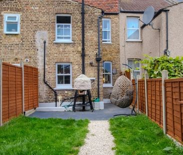 3 Bed Terraced House, Charnwood Road, SE25 - Photo 6