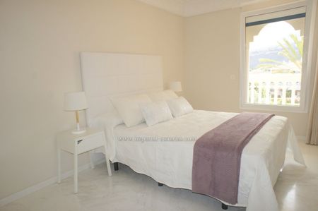 Elegantes apartamento con una fantástica terraza en la mejor zona de La Paz, cerca del Jardín Botánico - Photo 5