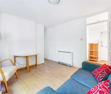 A modern and well-presented one double bedroom apartment in the hea... - Photo 2