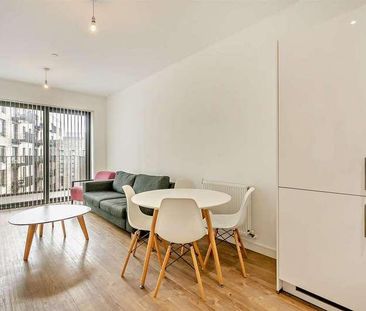 Kingfisher Heights, Royal Docks, E16 - Photo 4