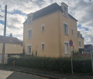 chambre meublée avec coin cuisine, douche et wc. - Photo 5