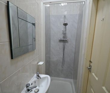 6 bedroom house to rent - Photo 2