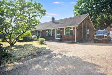 2 Bedroom Bungalow to let - Photo 4