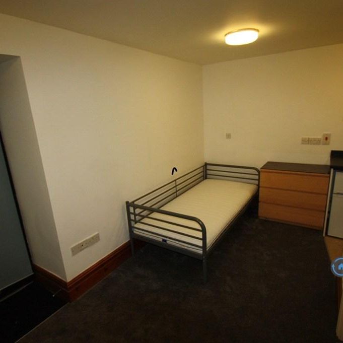 Studio to rent - Photo 1