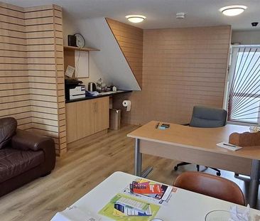 Property to rent - Photo 2