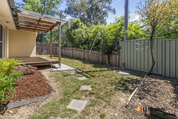 12B Eggleston Crescent, Chifley ACT, Belconnen - Photo 1