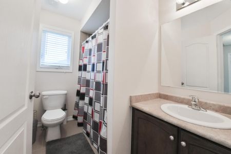 For Lease - 54 Long Street, Bradford West Gwillimbury, Ontario - Photo 5