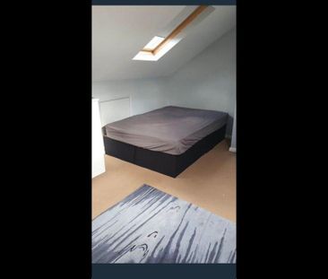 4 bedroom house of multiple occupation to rent - Photo 1