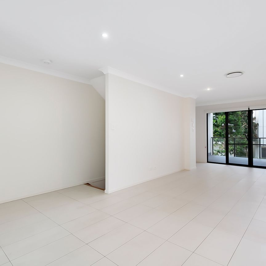 3/61 East Quay Drive, Biggera Waters QLD 4216 - House For Rent - $870 | Domain - Photo 1