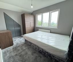 6 bedroom terraced house to rent - Photo 4