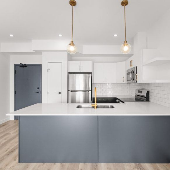 Hawthorne: Gold Accents – 1800 Leila - Photo 1