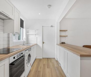 4 bedroom semi-detached house to rent - Photo 6