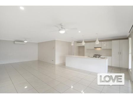 14 Bellavia Street, Cameron Park, NSW, 2285 - Photo 4