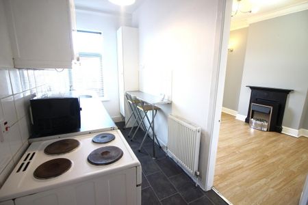 2 bedroom flat to rent - Photo 4