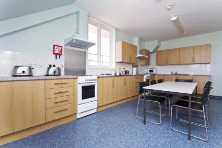 Two Bedroom Apartment - Photo 3