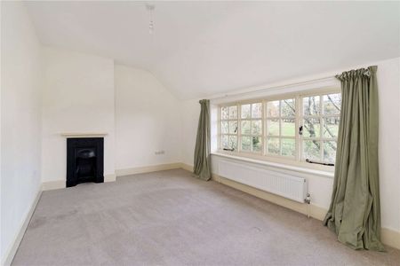 Three bedroom cottage in a popular location - Photo 4