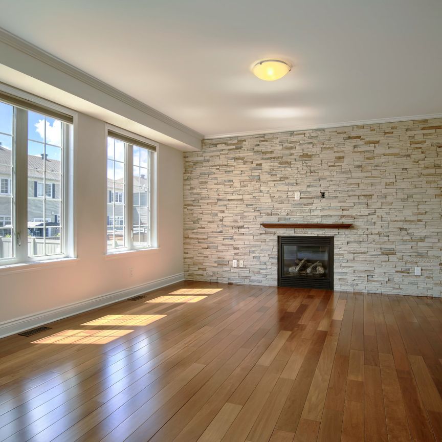 For Lease - 184 Cheyenne Way, Barrhaven, Ontario - Photo 1