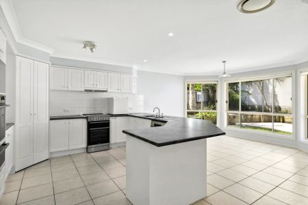 12 Streamdale Grove, Warriewood. - Photo 5