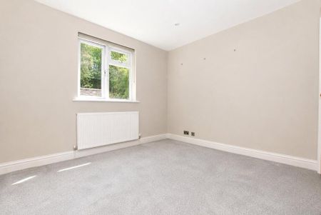 3 bedroom end of terrace house to rent - Photo 5