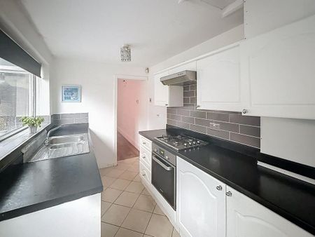 2 bedroom terraced house to rent - Photo 4