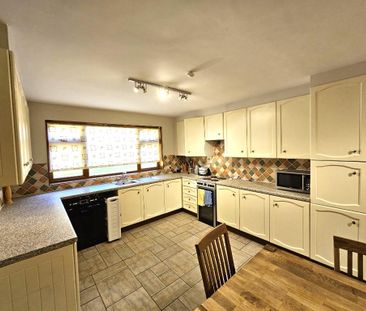 4 bedroom detached house to rent - Photo 5