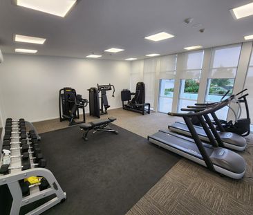 Modern 1-Bedroom Apartment. Two Swimming Pools, Gym, Sauna, Steam R... - Photo 3