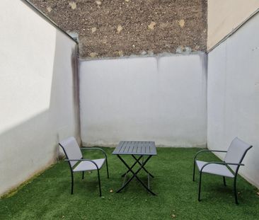T2 - 43.14 m² - Spacieux T2 en RDC avec loggia sans aucun vis a vis... - Photo 3