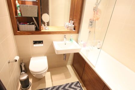 1 Bed Flat, Watermans Place, LS1 - Photo 5