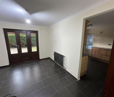 4 bedroom detached house to rent - Photo 3