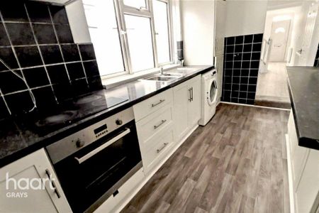 2 bedroom terraced house to rent - Photo 3