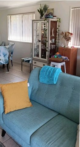 Furnished Room in Quiet Home for Female only - Photo 2