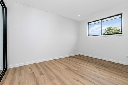 Brand New 5 Bedroom Family Home Offering Space, Style and Effortless Living - Photo 4