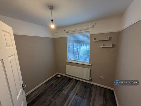 3 bedroom terraced house to rent - Photo 4