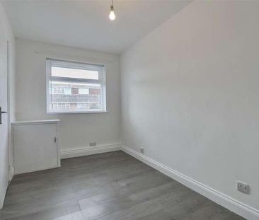 Ashdown, Gosport, PO13 - Photo 3