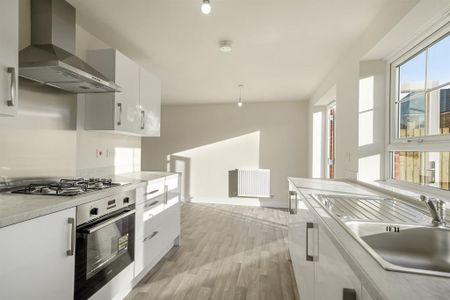 3 bedroom detached house to rent - Photo 3