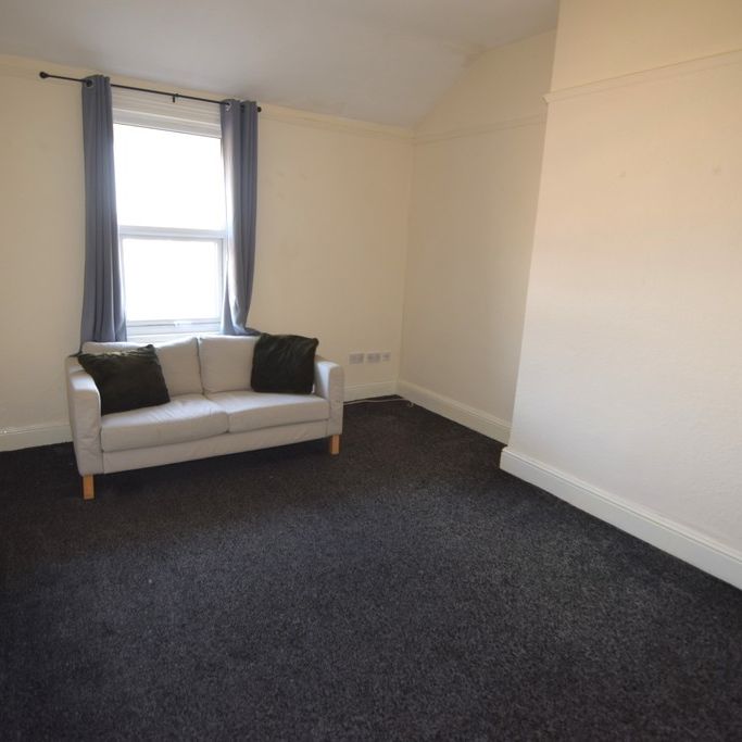 To Let 2 Bed Apartment - Photo 1