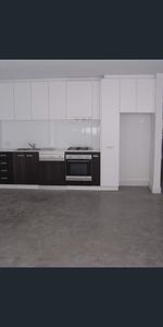 One Bedroom Apartment in the Heart of Collingwood! - Photo 3