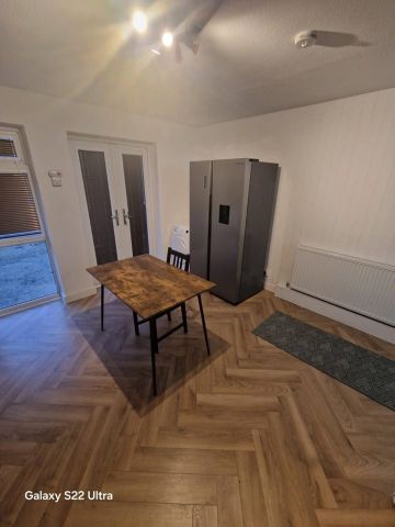 4 Bed Detached House, Harold Road, SE19 - Photo 2