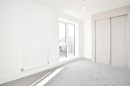 2 bedroom semi-detached house to rent - Photo 3