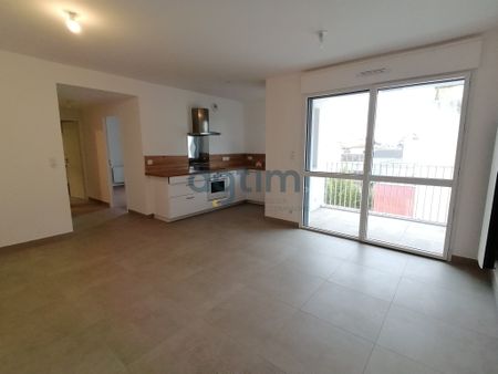 Location Appartement 2 pièces 50m² MONTAIGU VENDEE 85600 - Photo 3